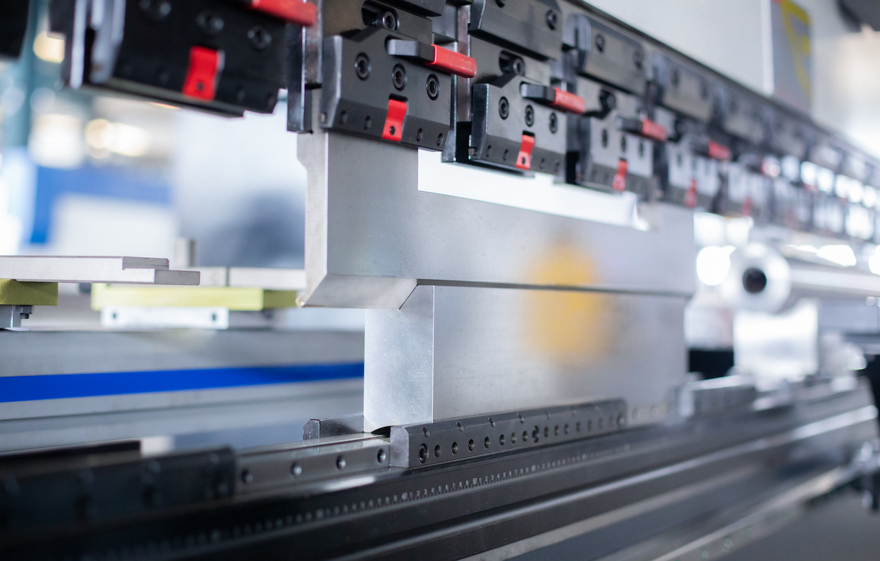 100t ไฮดรอลิก Cnc เบรคกด Crowning Cnc Press Brake Delem