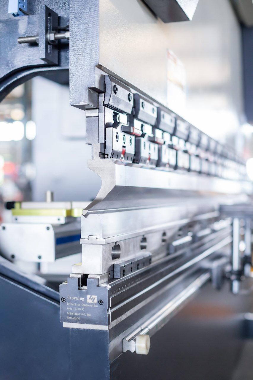 100t ไฮดรอลิก Cnc เบรคกด Crowning Cnc Press Brake Delem