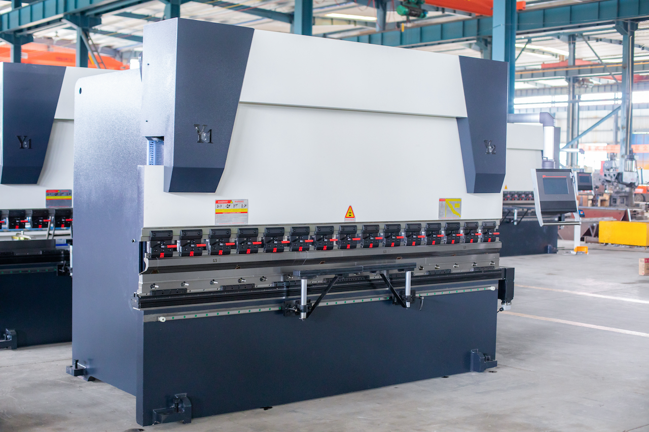100t ไฮดรอลิก Cnc เบรคกด Crowning Cnc Press Brake Delem