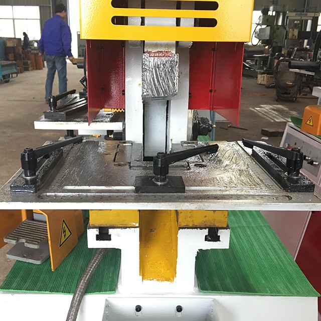 110 Ton Metal Sheet Press Corner Cutting Hydraulic Ironworker Machine เครื่องตัดมุมแผ่นโลหะ 110 ตันเครื่องตัดเหล็กไฮดรอลิก