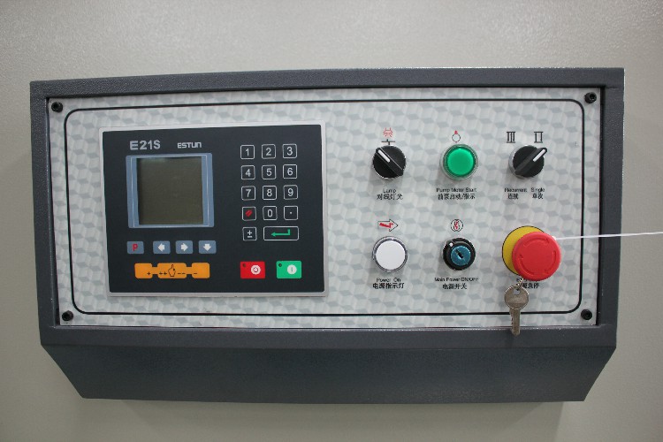 12mm 3200mm Hydraulic Guillotine Shearing Machine Cnc Steel Sheet Cutting Machine 12mm 3200mm เครื่องตัดไฮดรอลิกกิโยติน Cnc เครื่องตัดแผ่นเหล็ก