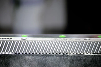 1500*3000mm 500w Racuys Or Ipg Fiber Laser Cutting Machine 1500 * 3000mm 500w Racuys หรือเครื่องตัดไฟเบอร์เลเซอร์ Ipg