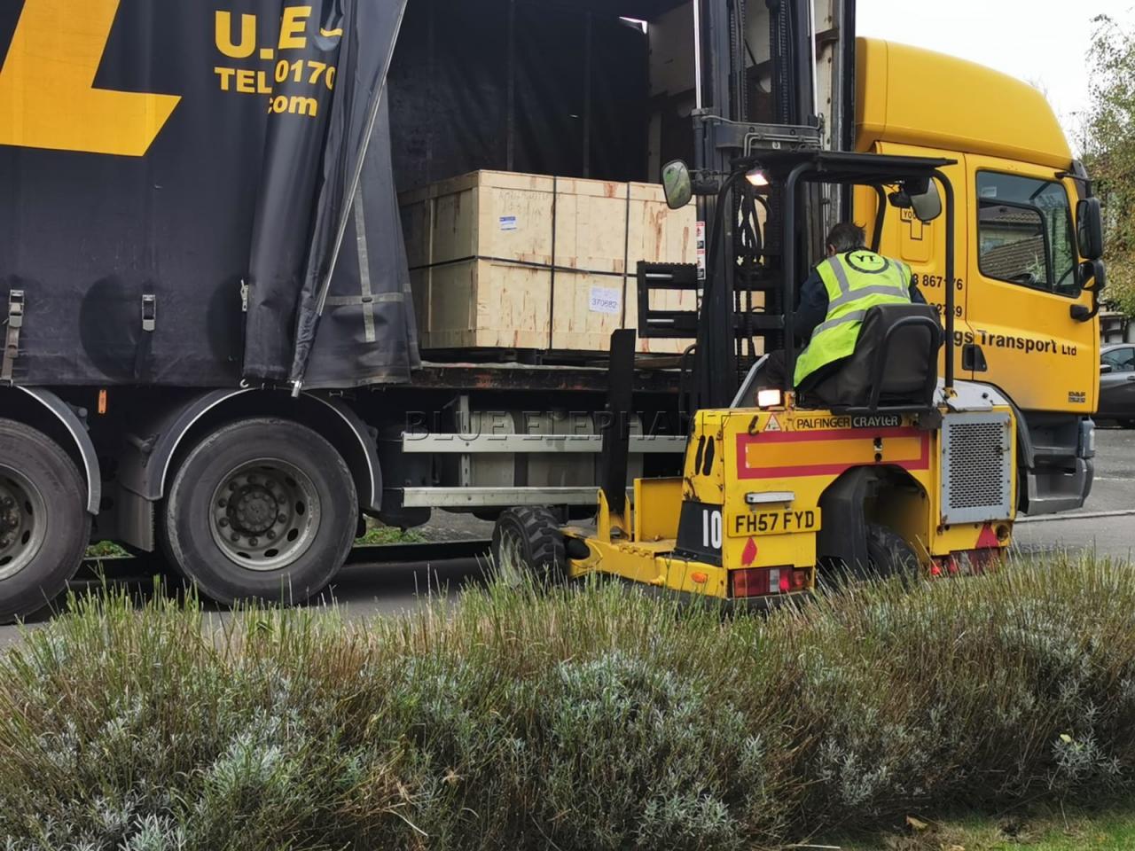 1530 Fiber Laser Cutting Machine For Stainless Steel Carbon Steel Metal Sheet เครื่องตัดไฟเบอร์เลเซอร์ 1530 สำหรับแผ่นโลหะเหล็กคาร์บอนสแตนเลส