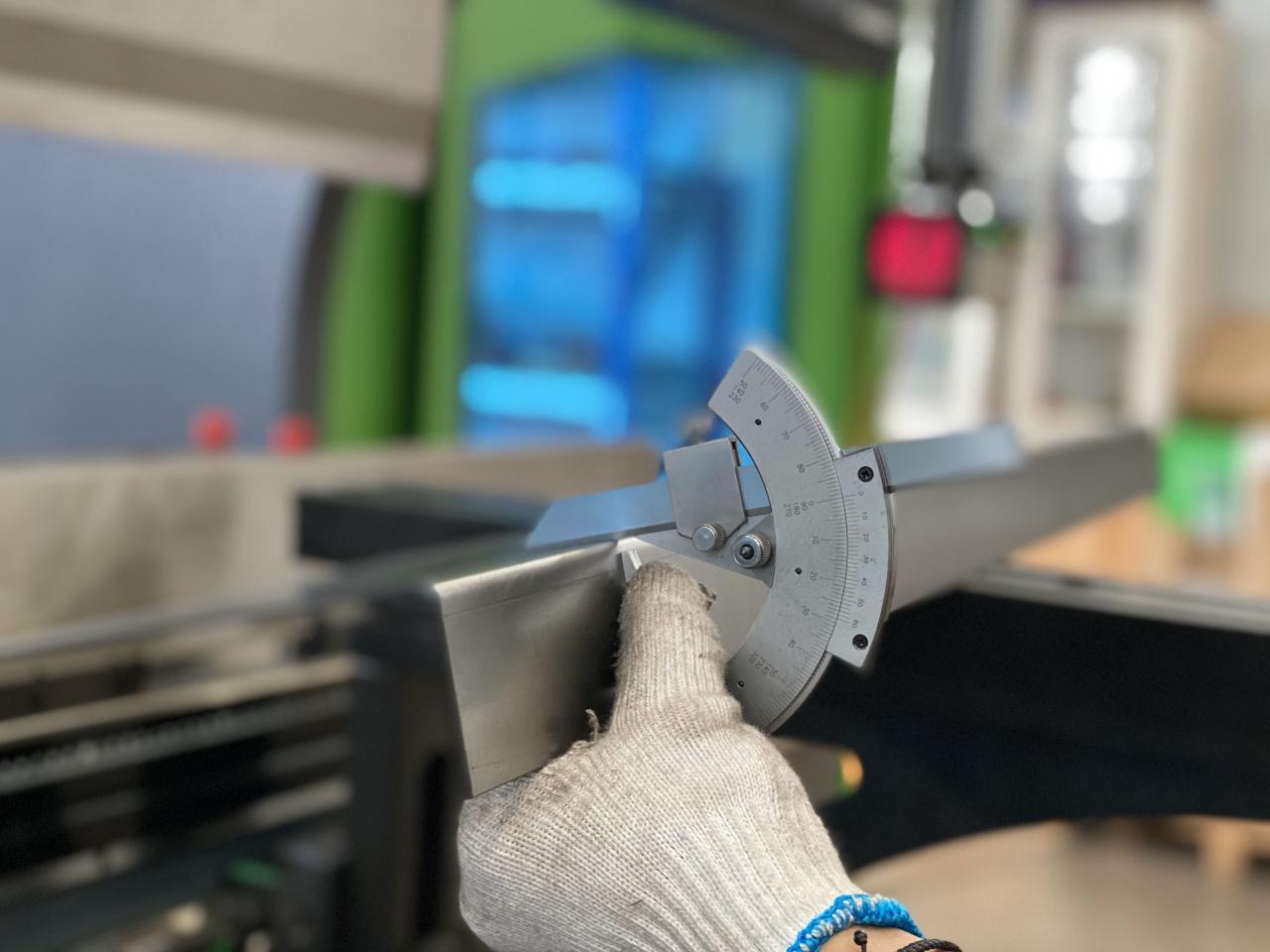 16mm Hydraulic Guillotine Shearing Machine For Sheet Metal Cutting 6 Meters เครื่องตัดกระดาษไฮดรอลิกขนาด 16 มม. สำหรับการตัดแผ่นโลหะ 6 เมตร