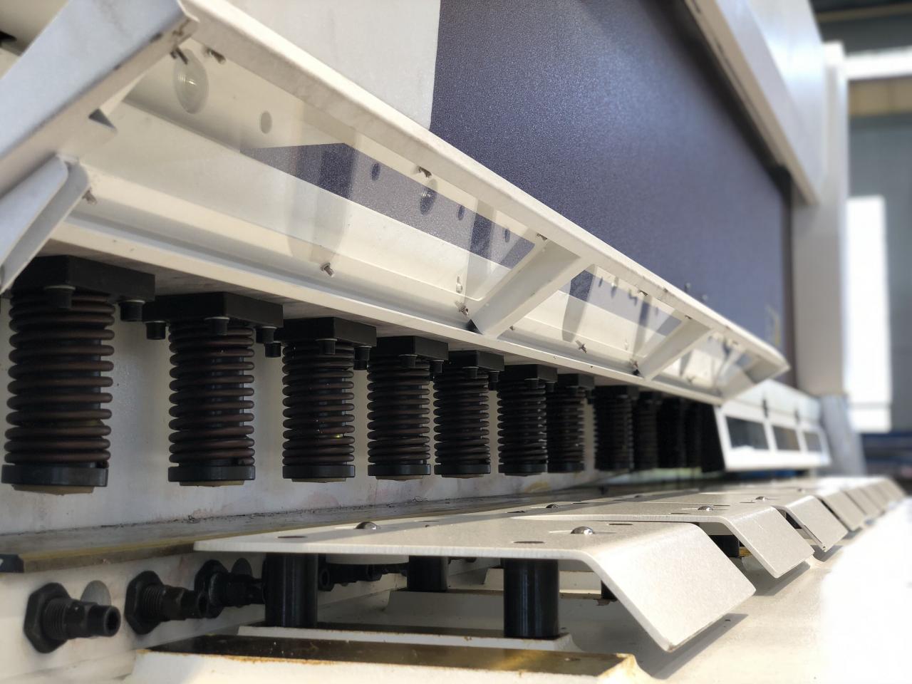 16mm Hydraulic Guillotine Shearing Machine For Sheet Metal Cutting 6 Meters เครื่องตัดกระดาษไฮดรอลิกขนาด 16 มม. สำหรับการตัดแผ่นโลหะ 6 เมตร