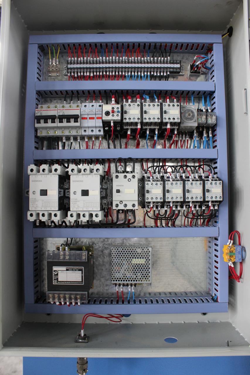 เครื่องตัดคานสวิงไฮดรอลิก Nc ความยาว 2.5 เมตร