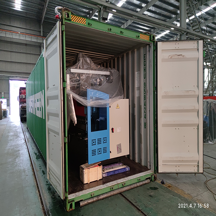 เครื่องกดเบรกไฮดรอลิก 300t/4000