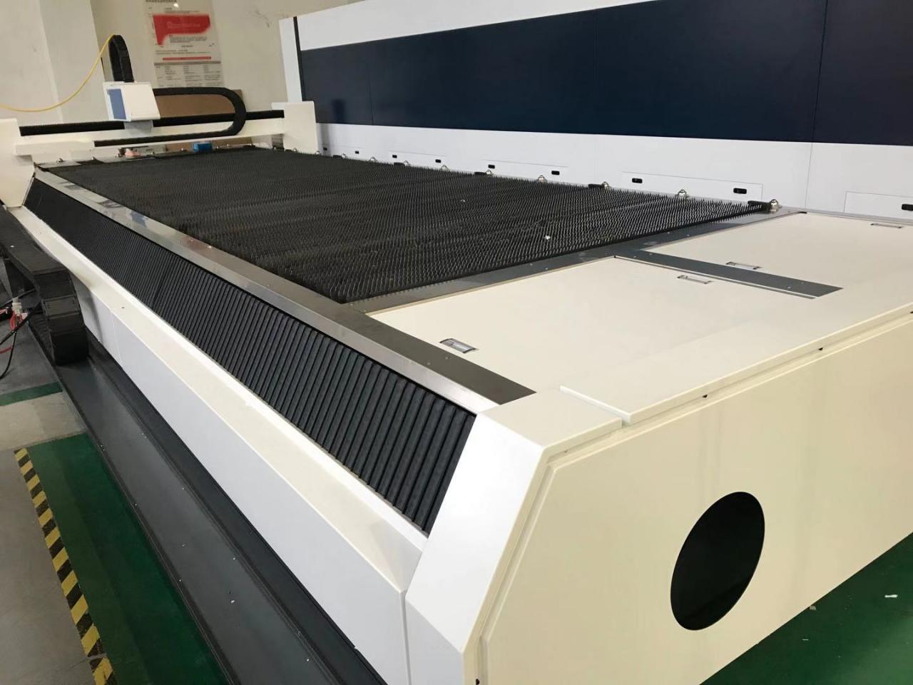 3015 4015 1kw To 6kw Cnc Fiber Laser Cutting Machine Raycus Laser Power 3015 4015 1kw ถึง 6kw Cnc เครื่องตัดไฟเบอร์เลเซอร์ Raycus Laser Power