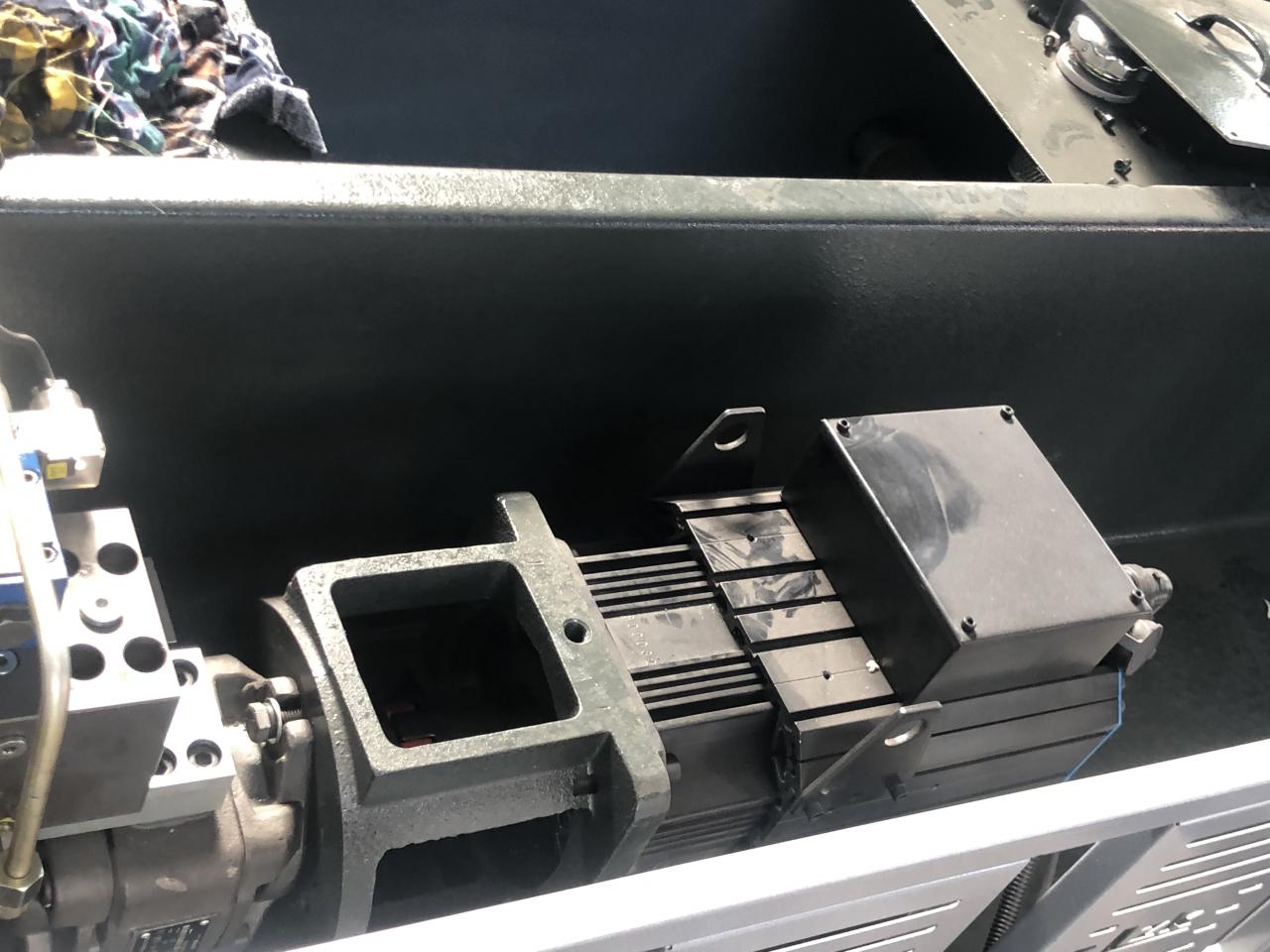 3+1 Axis Cnc Hydraulic Press Brake With Esa System เบรคกดไฮดรอลิกซีเอ็นซี 3 + 1 แกนพร้อมระบบ Esa