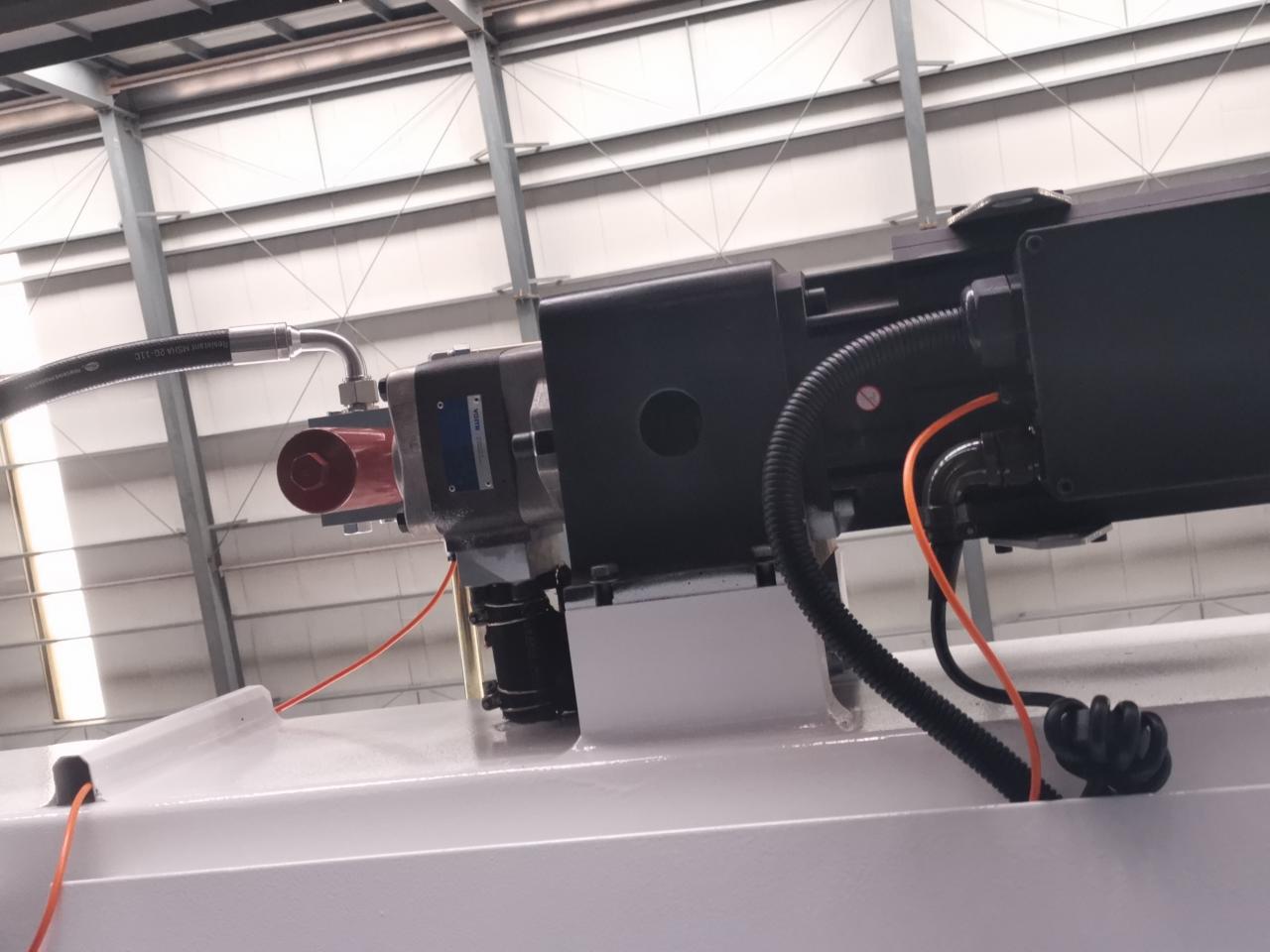 4 Axis Cnc Tandem Press Brake With Delem Da58t 2d Graphical Controller เบรคกดตีคู่ซีเอ็นซี 4 แกนพร้อมตัวควบคุมกราฟิก Delem Da58t 2d