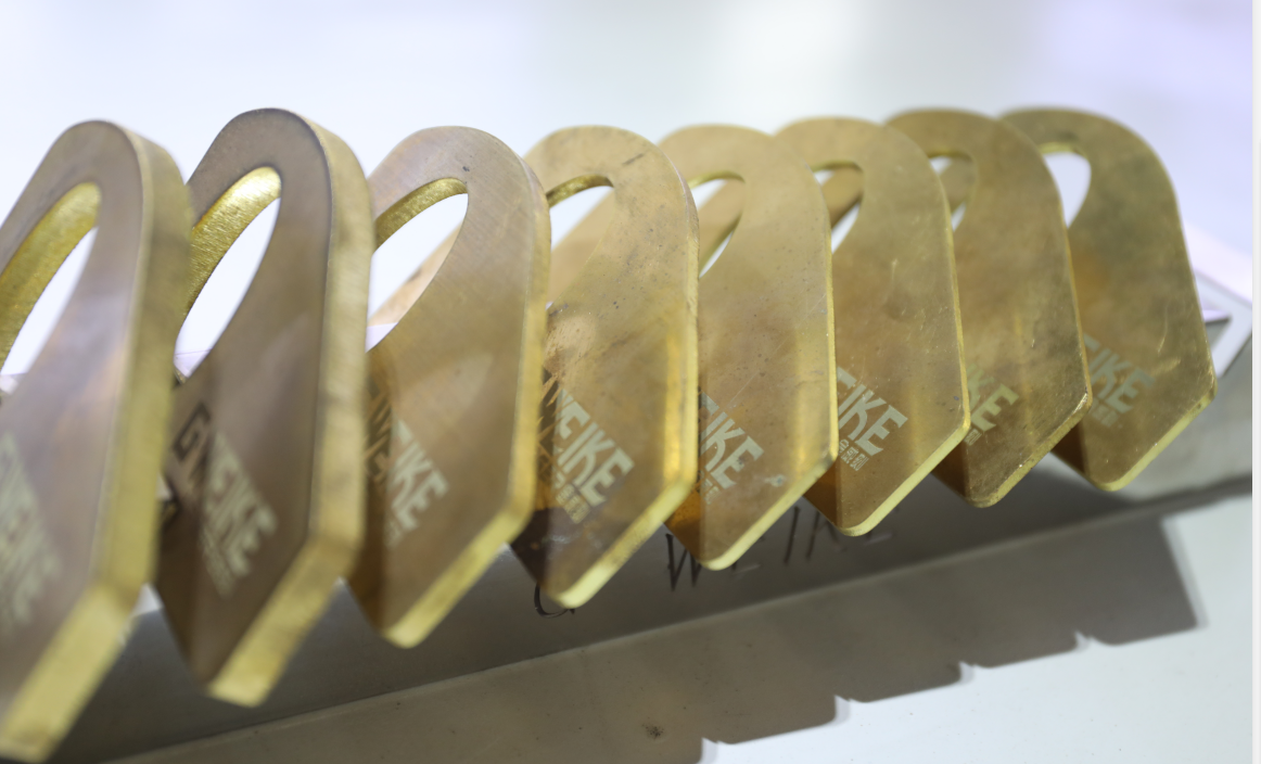 เครื่องตัดไฟเบอร์เลเซอร์ 4kw