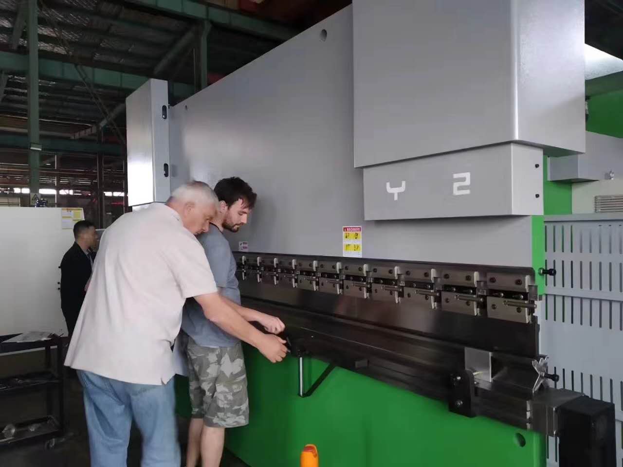63 Ton Metal Steel Sheet Plate Bending Machine Cnc Hydraulic Press Brake For Metal Working เครื่องดัดแผ่นเหล็กแผ่นโลหะ 63 ตัน Cnc ไฮดรอลิกดเบรคสำหรับงานโลหะ