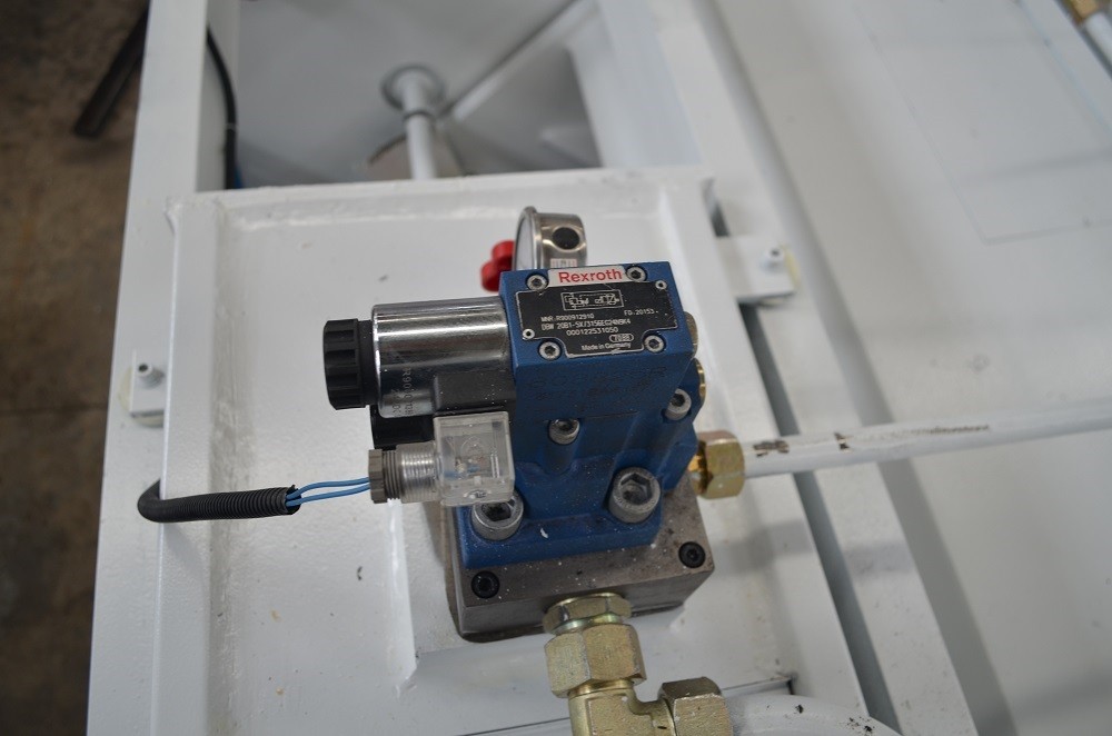 6*3200mm Guillotine Shears Metal Shear Hydraulic Iron Sheet Cutting Shearing Machine 6*3200mm Guillotine Shears Metal Shear เครื่องตัดแผ่นเหล็กไฮดรอลิก