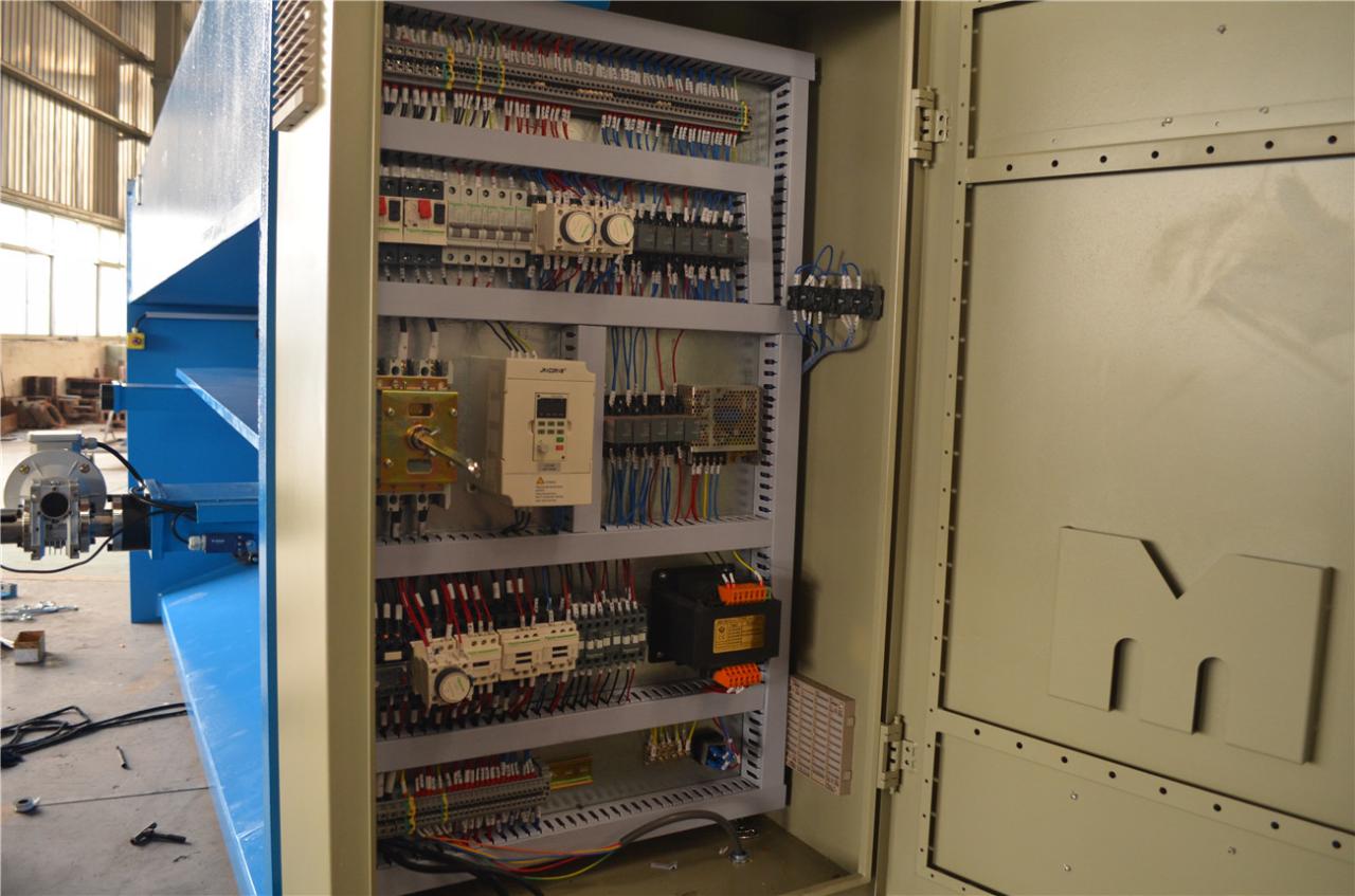 6*3200mm Guillotine Shears Metal Shear Hydraulic Iron Sheet Cutting Shearing Machine 6*3200mm Guillotine Shears Metal Shear เครื่องตัดแผ่นเหล็กไฮดรอลิก