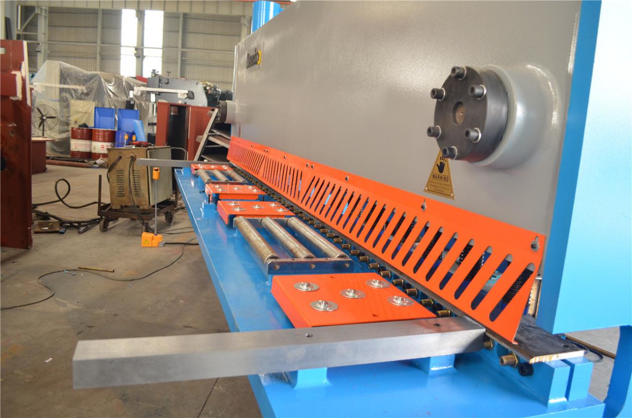 6*3200mm Guillotine Shears Metal Shear Hydraulic Iron Sheet Cutting Shearing Machine 6*3200mm Guillotine Shears Metal Shear เครื่องตัดแผ่นเหล็กไฮดรอลิก