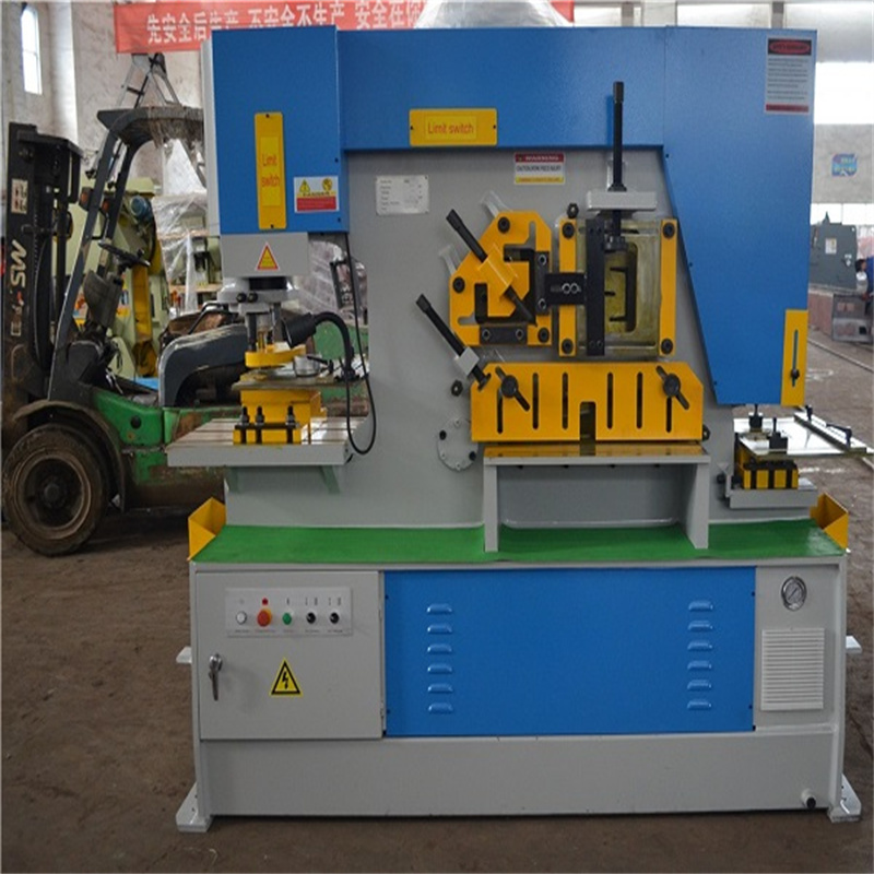 65 ตัน 250t เหล็กเย็น 120t ตัน 90 Cnc 120 ตันช่างเหล็กไฮดรอลิกกระบอกคู่