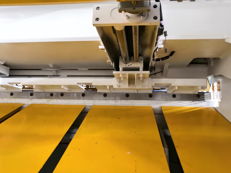 6mm Q11 Electric Sheet Plate Shearing Machine 8 Feet Sheet Metal Shearing Machine 6mm Q11 เครื่องตัดแผ่นไฟฟ้า 8 ฟุตเครื่องตัดแผ่นโลหะ