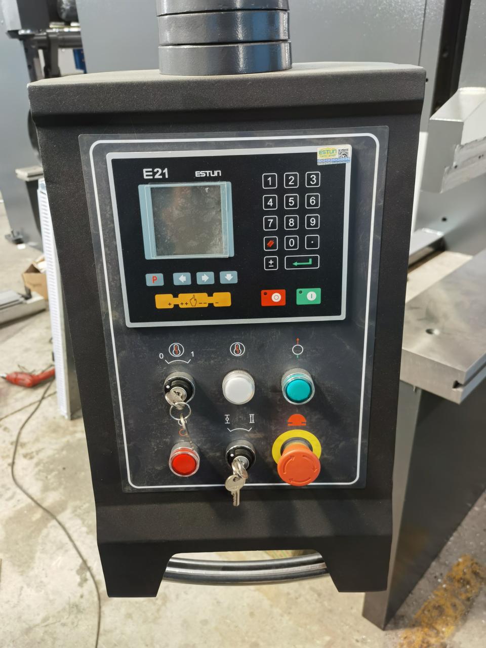 เครื่องตัดแผ่นเหล็กสแตนเลส 6x3200mm, เครื่องตัดแผ่นเหล็กอัตโนมัติ