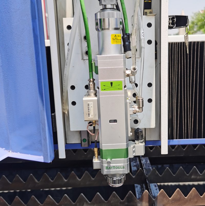 8mm 10mm Carbon Steel Laser Cutter 1530 4020 Cnc Fiber Laser Cutting Machine เครื่องตัดเลเซอร์เหล็กกล้าคาร์บอนขนาด 8 มม. 10 มม. 1530 4020 เครื่องตัดเลเซอร์ไฟเบอร์ซีเอ็นซี