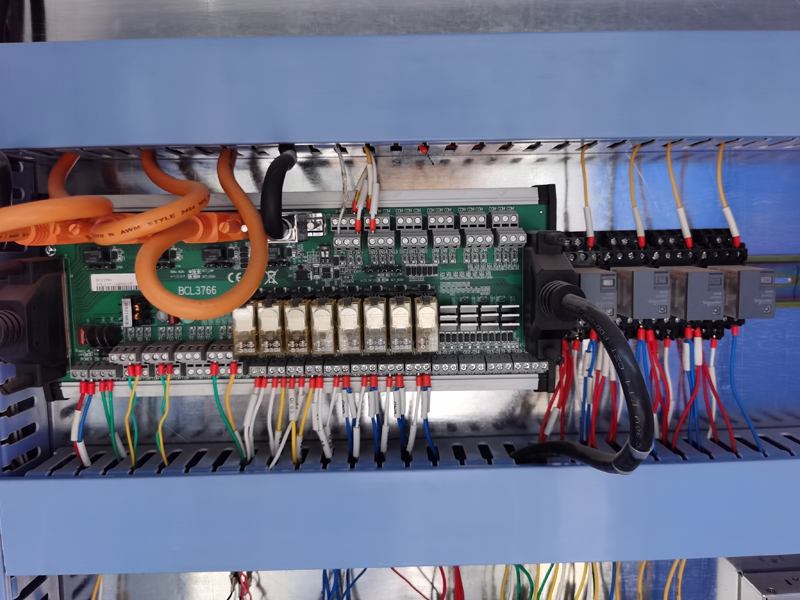 8mm 10mm Carbon Steel Laser Cutter 1530 4020 Cnc Fiber Laser Cutting Machine เครื่องตัดเลเซอร์เหล็กกล้าคาร์บอนขนาด 8 มม. 10 มม. 1530 4020 เครื่องตัดเลเซอร์ไฟเบอร์ซีเอ็นซี