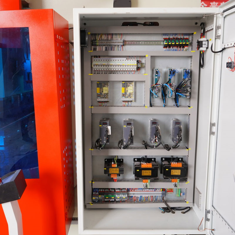 เครื่องกดเบรก CNC ไฮดรอลิก รุ่น Wc67k-80tx3200