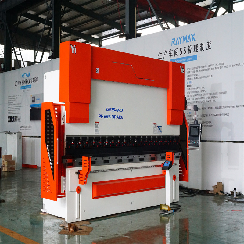 จีน 220t Cnc Bending Machine 6 + 1 แกนไฮดรอลิกดเบรคราคา