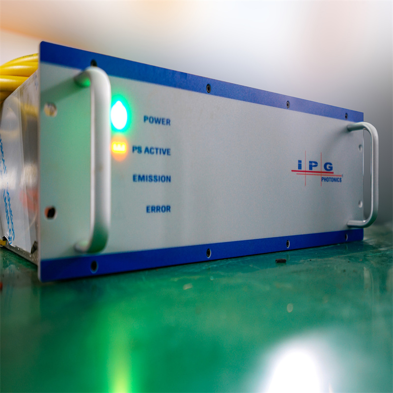 เครื่องตัดไฟเบอร์เลเซอร์แผ่นโลหะ Cnc