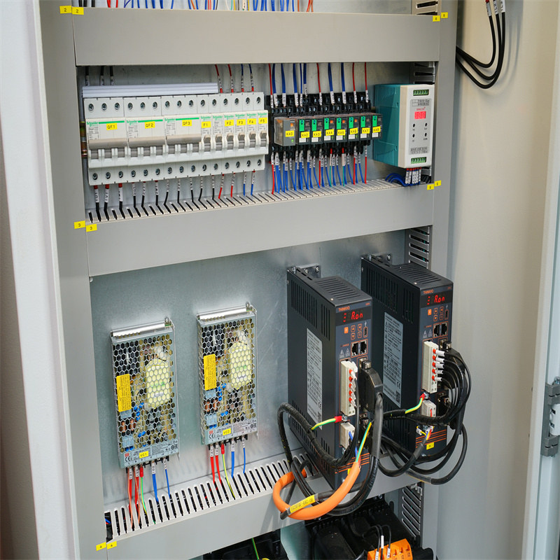 เครื่องดัดคุณภาพสูงกดเบรกเครื่องพับ Cnc ไฮดรอลิก