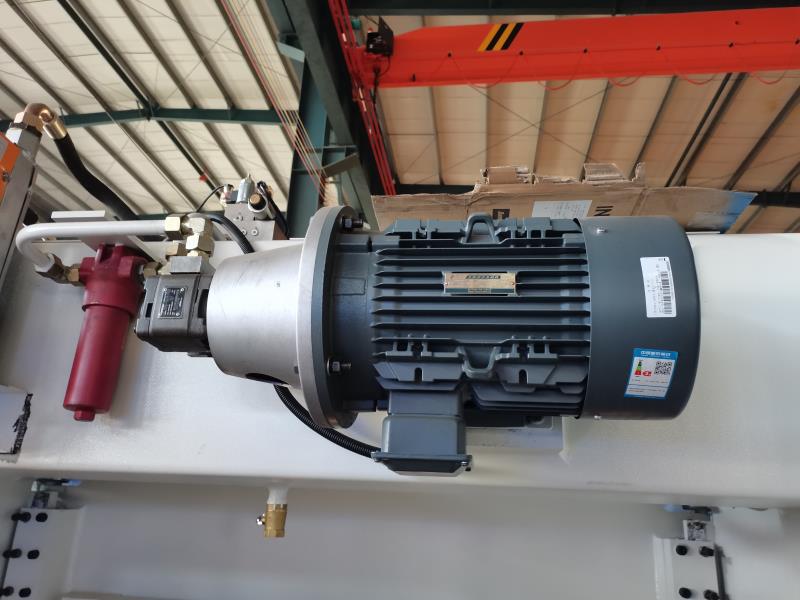 China Metal Hydraulic Press Brake Machine With Reasonable Price เครื่องกดเบรกไฮดรอลิกโลหะของจีนด้วยราคาที่สมเหตุสมผล