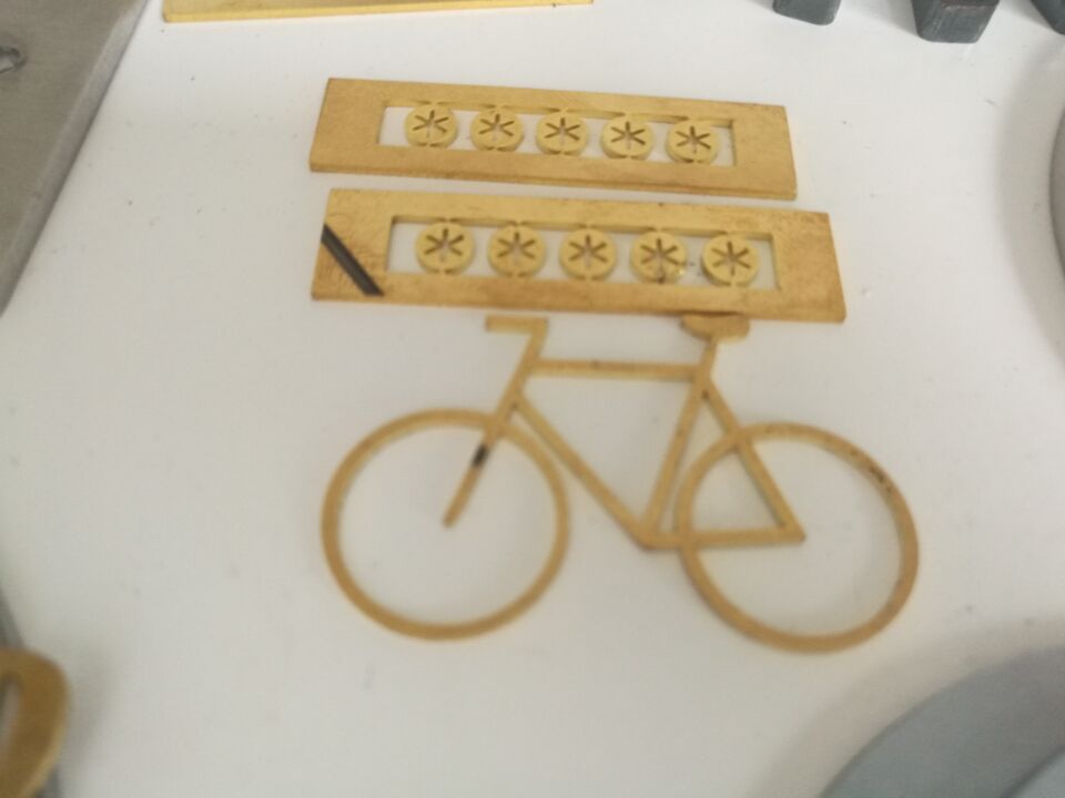 Cnc Fiber Laser Metal Cutting Machine 2000w Fiber Laser Cutting Machine เครื่องตัดไฟเบอร์เลเซอร์ Cnc เครื่องตัดไฟเบอร์เลเซอร์ 2000w