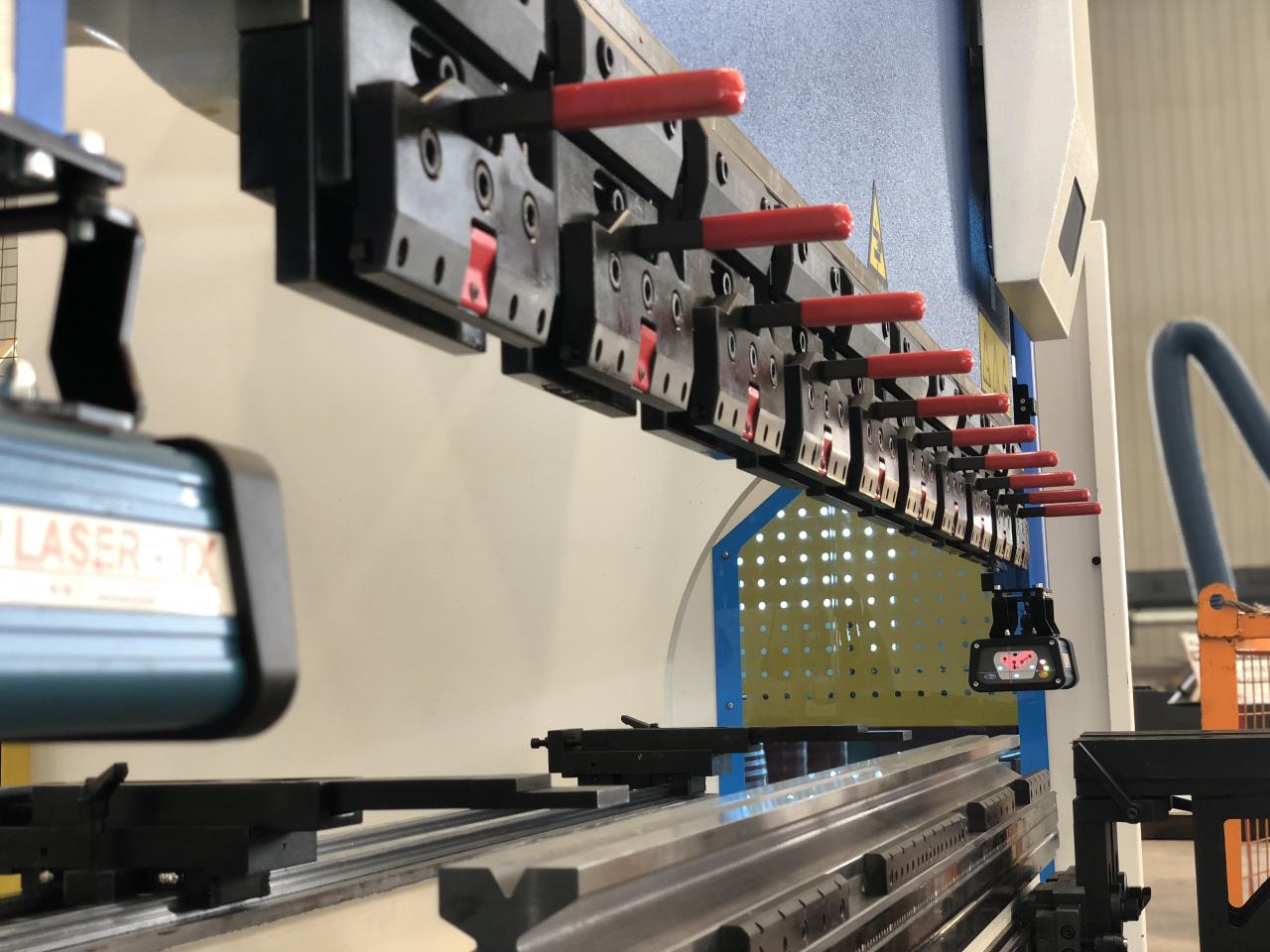 Cnc Hydraulic Bending Machine 160x3200 Press Brake Price Cnc เครื่องดัดไฮดรอลิก 160x3200 ราคาเบรคกด