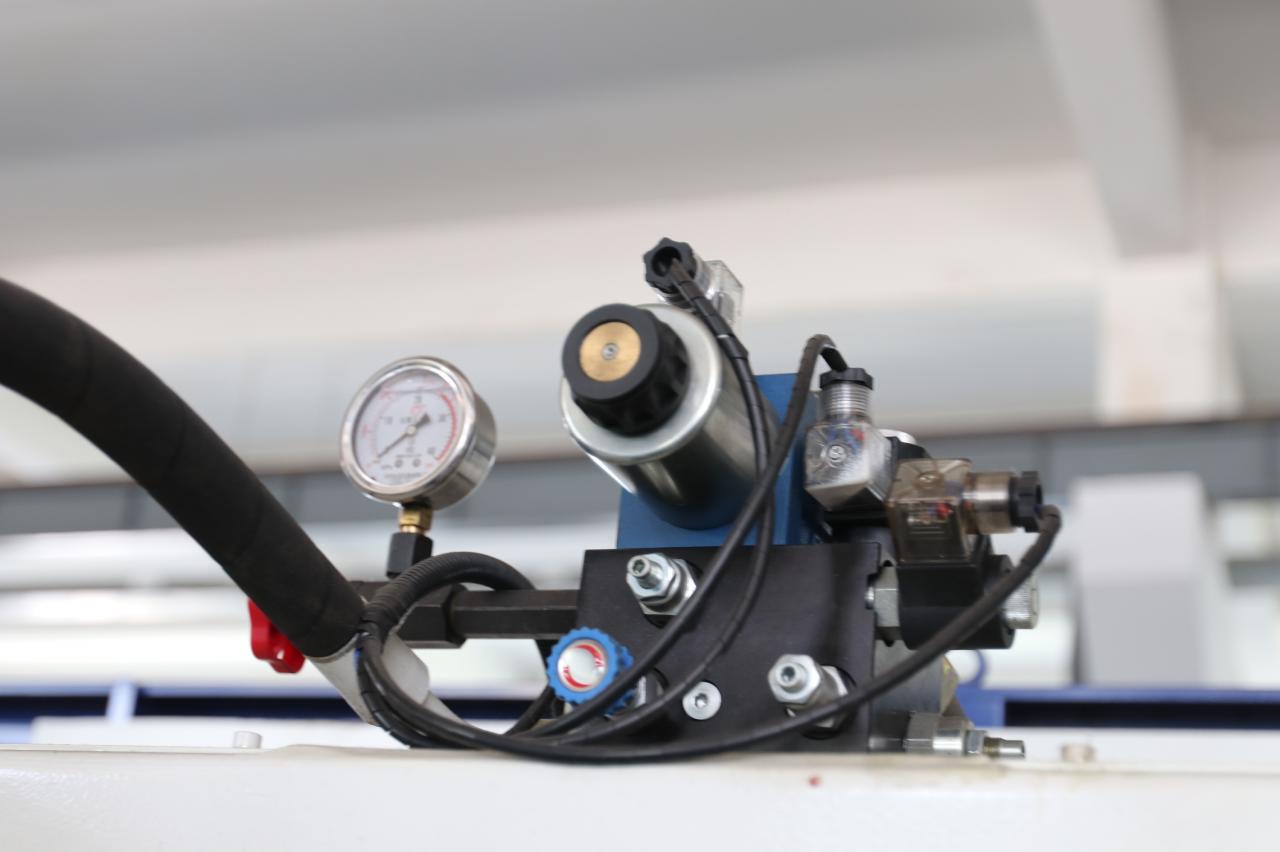 Cnc Hydraulic Press Brake Machine Bending Servo Electric Press Brake 40T Cnc ไฮดรอลิกดเบรคเครื่องดัด Servo Electric Press Brake 40T