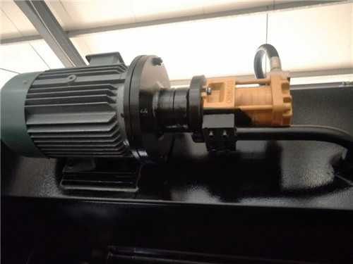 Da53t Cnc System Controller 125t4000 3+1 Axis Cnc Hydraulic Press Brake With Good Quality Da53t Cnc System Controller 125t4000 3 + 1 แกน Cnc ไฮดรอลิกดเบรคที่มีคุณภาพดี