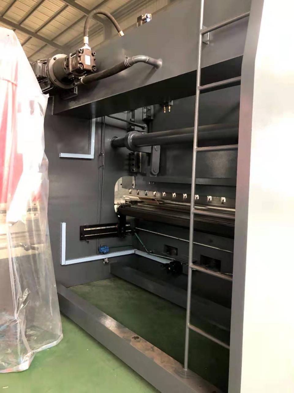 Da53t Cnc System Controller 125t4000 3+1 Axis Cnc Hydraulic Press Brake With Good Quality Da53t Cnc System Controller 125t4000 3 + 1 แกน Cnc ไฮดรอลิกดเบรคที่มีคุณภาพดี