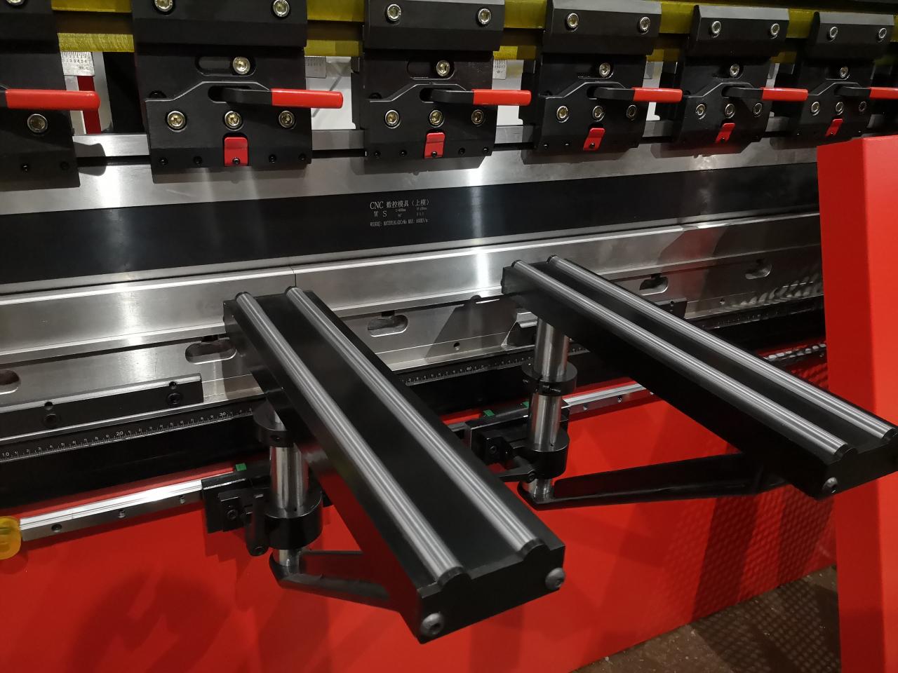 Delem Da66t 125 3+1 4+1 6+1 8+1 Cnc Hydraulic Press Brake For Metal Plate Bending Delem Da66t 125 3+1 4+1 6+1 8+1 Cnc ไฮดรอลิกดเบรคสำหรับการดัดแผ่นโลหะ