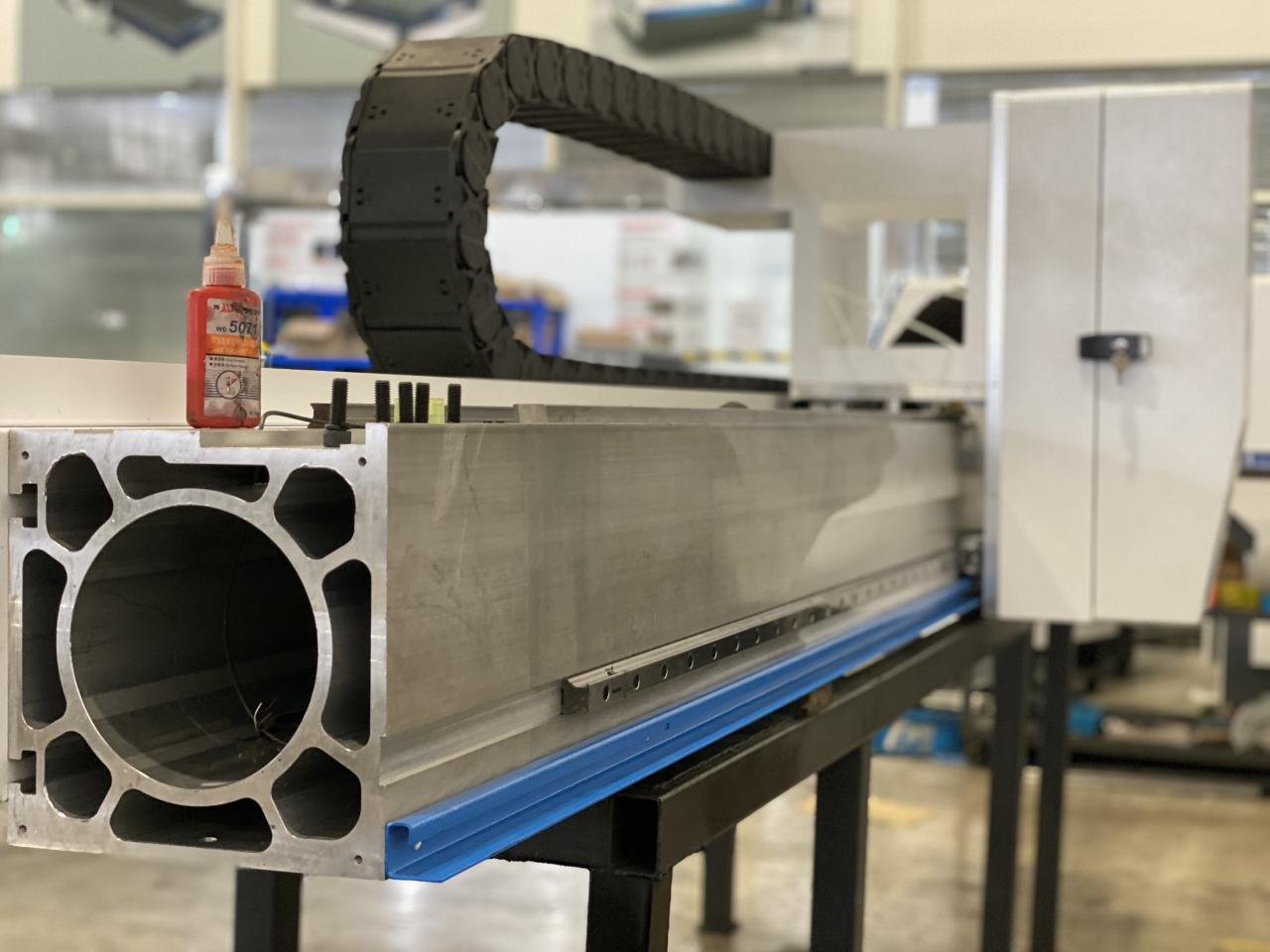 เครื่องตัดไฟเบอร์เลเซอร์ Masterline 8kw,4000x2000mm, พร้อม Ipg Laser Source