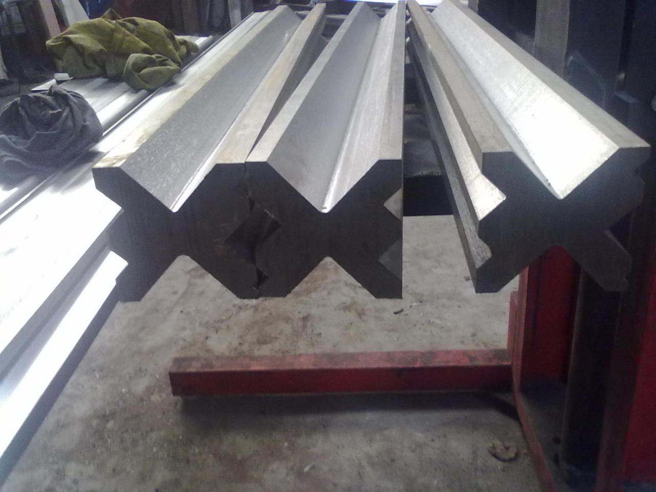 Full Automatic High Power Sheet Bending Machine And Cnc Press Brake Machine เครื่องดัดแผ่นพลังงานสูงอัตโนมัติเต็มรูปแบบและเครื่องกดเบรกซีเอ็นซี