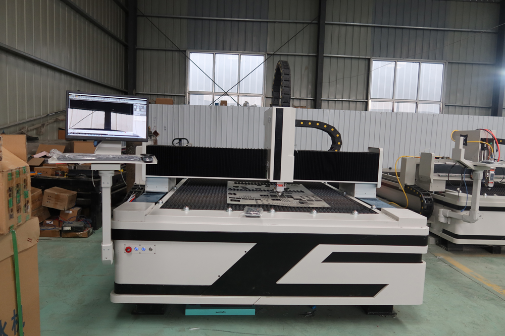 High Precision Fiber Laser Cutting Metal Stainless Steel Carbon 2000w ความแม่นยำสูงไฟเบอร์เลเซอร์ตัดโลหะสแตนเลสคาร์บอน2000w