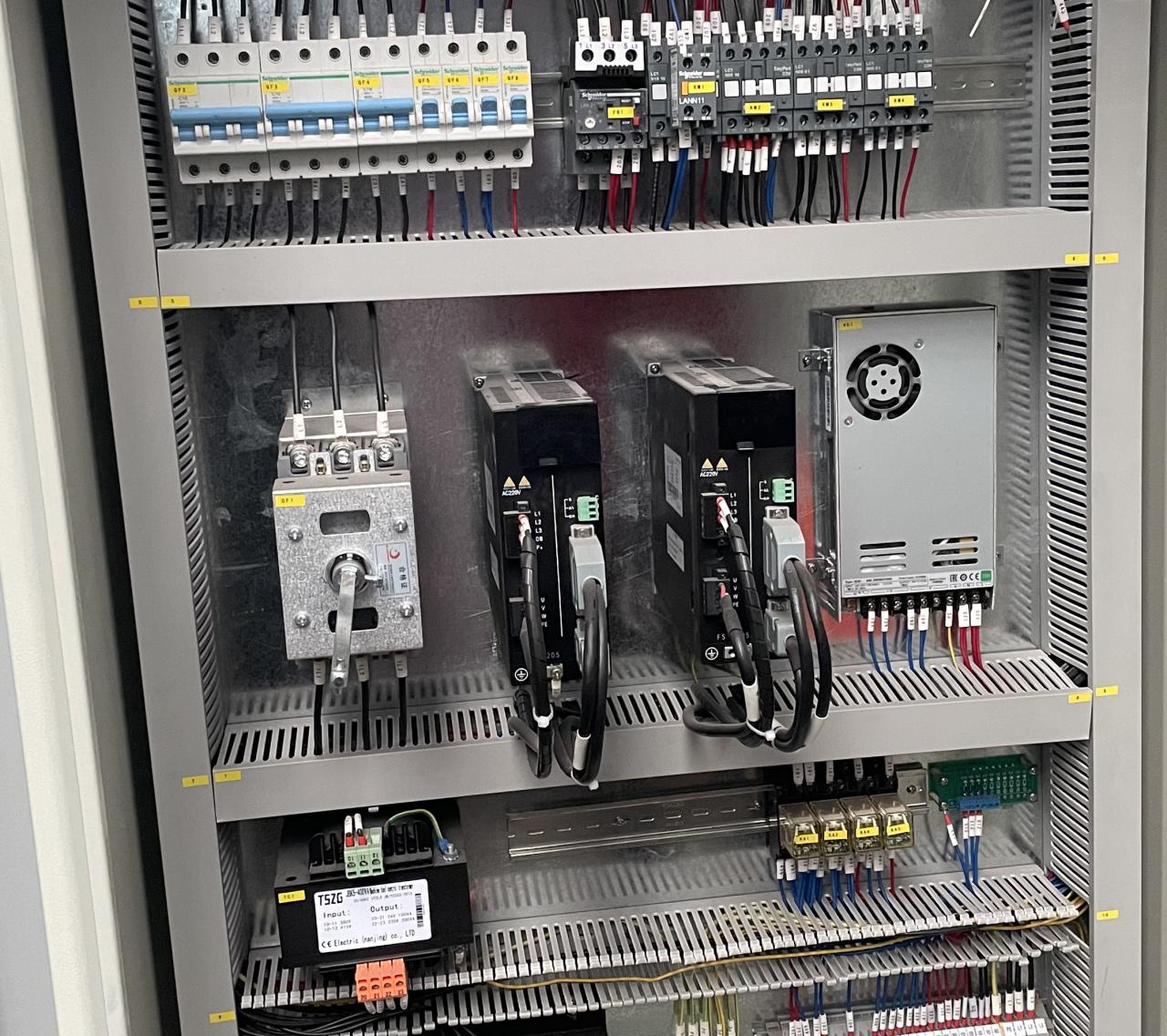 High Quality 3m Press Brake Machine Hydraulic 100 Ton For Sheet Metal Bending เครื่องกดเบรก 3m คุณภาพสูงไฮดรอลิก 100 ตันสำหรับการดัดแผ่นโลหะ