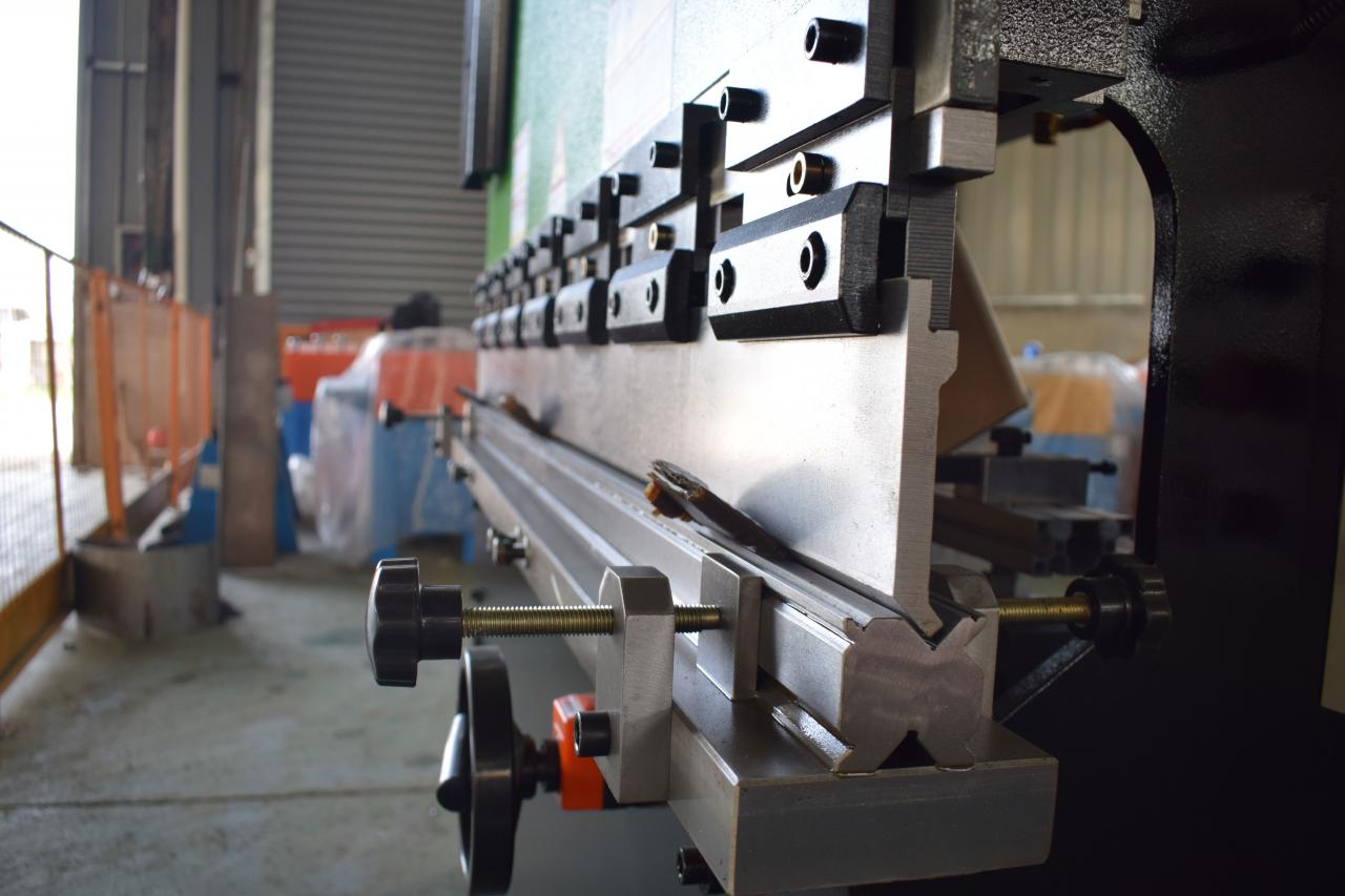 Hydraulic Sheet Metal Bending Cnc Press Brake Machine Wc67y เครื่องกดเบรก Cnc ดัดแผ่นโลหะไฮดรอลิก Wc67y