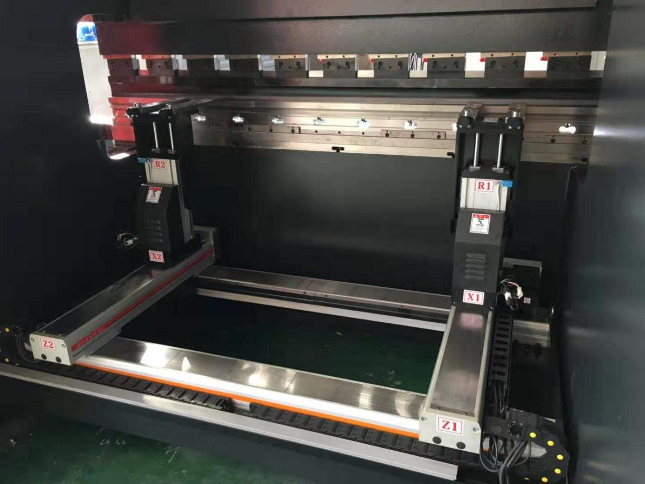 Hydraulic Stainless Steel Wc67y/k-300/6000 Mould Crowning Press Brake ไฮดรอลิกสแตนเลส Wc67y/k-300/6000 Mold Crowning Press Brake