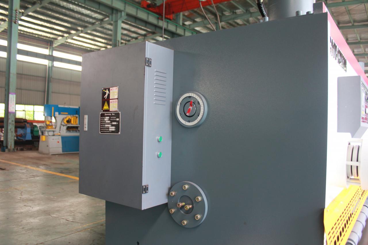 Qc11y Metal Plate Hydraulic Guillotine Shearing Machine For Sale Qc11y แผ่นโลหะไฮดรอลิกเครื่องตัดกิโยตินขาย