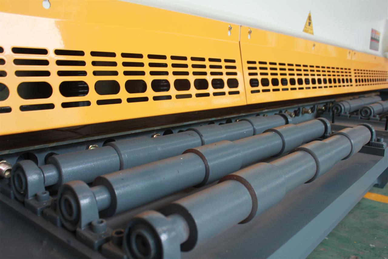 Qc11y Metal Plate Hydraulic Guillotine Shearing Machine For Sale Qc11y แผ่นโลหะไฮดรอลิกเครื่องตัดกิโยตินขาย