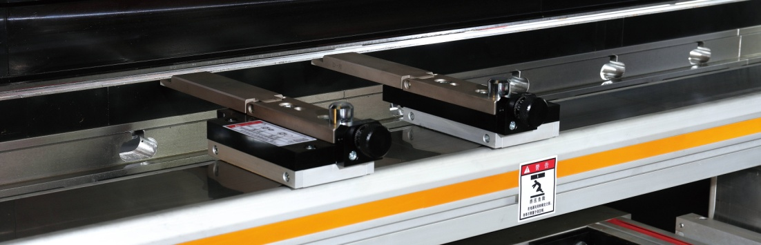 Steel Sheet Aluminum Bending Hydraulic Press Brake Machine เหล็กแผ่นอลูมิเนียมดัดเครื่องกดเบรกไฮดรอลิก