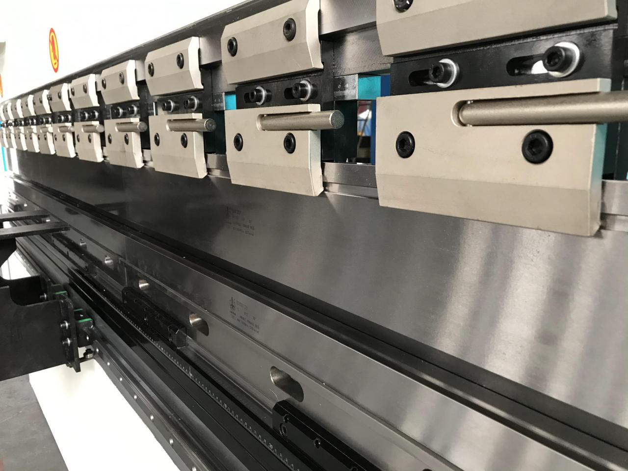 Wc67y-65/2500 Oem เครื่องกดเบรกไฮดรอลิกเครื่องดัดเหล็ก